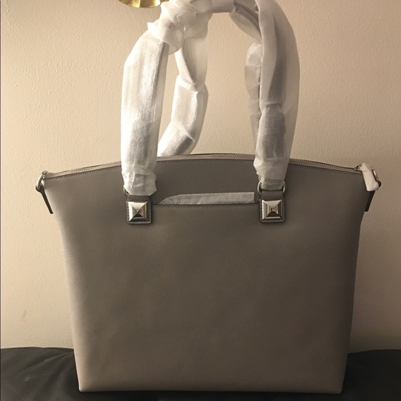 ⭐️NWT‼️Michael Michael Kors Tote ‼️ - Picture 2 of 6